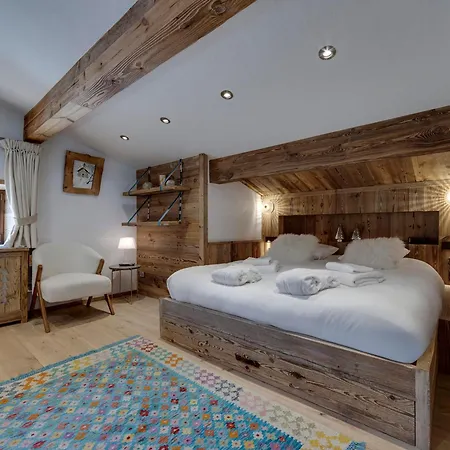 Chalet Skis Aux Pieds Avec Piscine Et Sauna A Val-d'Isere